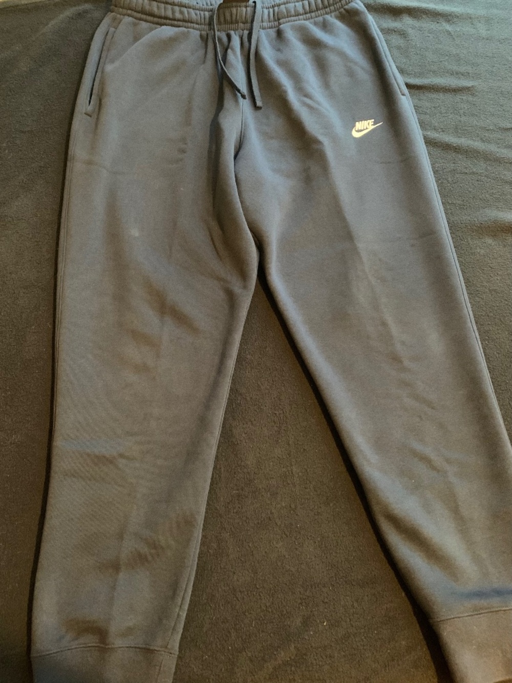 Men’s Nike Club Fleece Joggers size L (Barely worn)